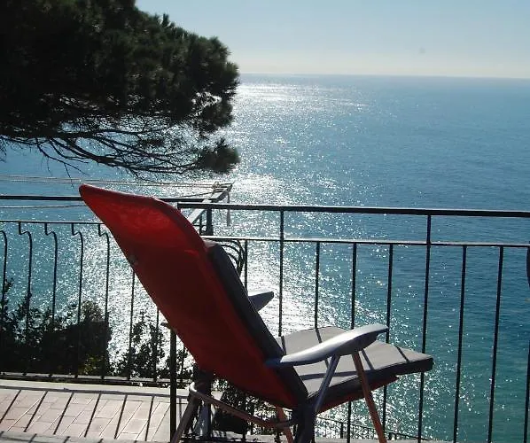 Konukevi Dreams Corniglia